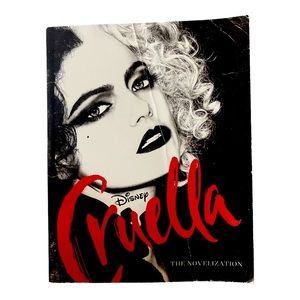 🐾disney’s Cruella: Brand new paperback book.🐾